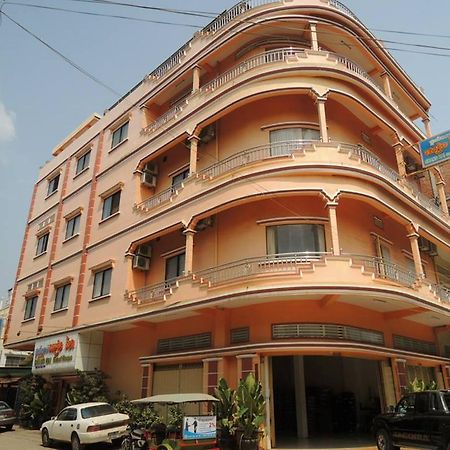 เซี่ยงไฮ้ เกสท์เฮาส์ Hotel พระตะบอง ภายนอก รูปภาพ