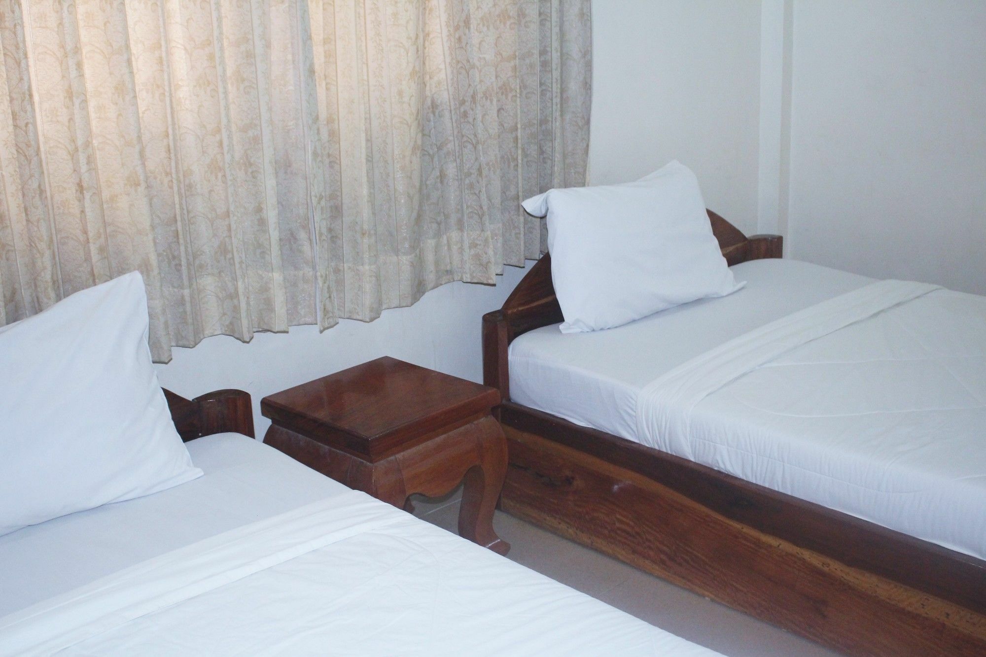 เซี่ยงไฮ้ เกสท์เฮาส์ Hotel พระตะบอง ภายนอก รูปภาพ