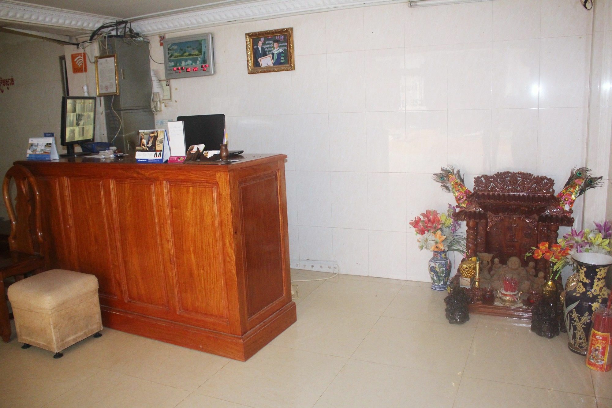 เซี่ยงไฮ้ เกสท์เฮาส์ Hotel พระตะบอง ภายนอก รูปภาพ